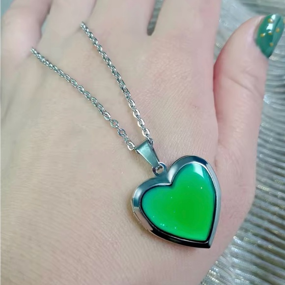 Heart Locket Mood Changing Necklace - Picture 3 of 6
